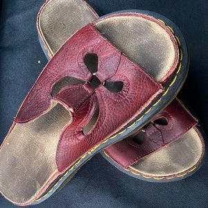 🦋Dr Martin’s Sandals with cutout butterfly!